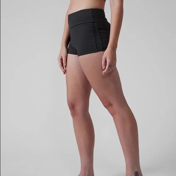 NWT Athleta Sand Sprint Short - Picture 3 of 5